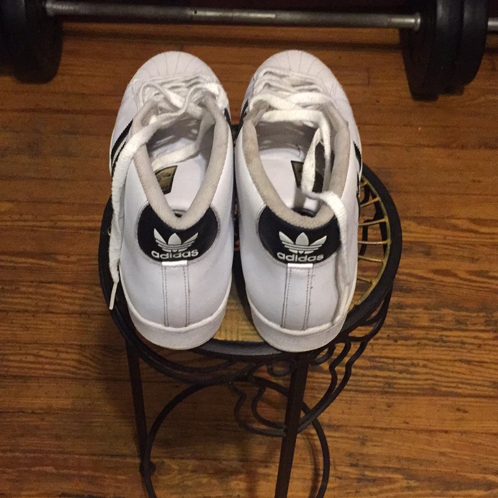 Sneakers - Picture 2 of 5